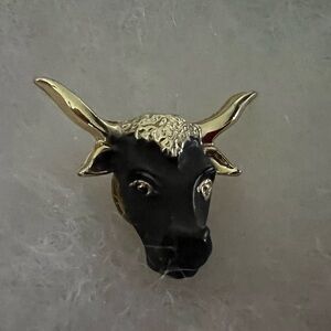 Men’s or Ladies Bull Tack Pin
